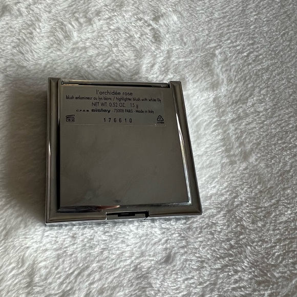 Sisley rose highlighter blush with white lily - Picture 5 of 6